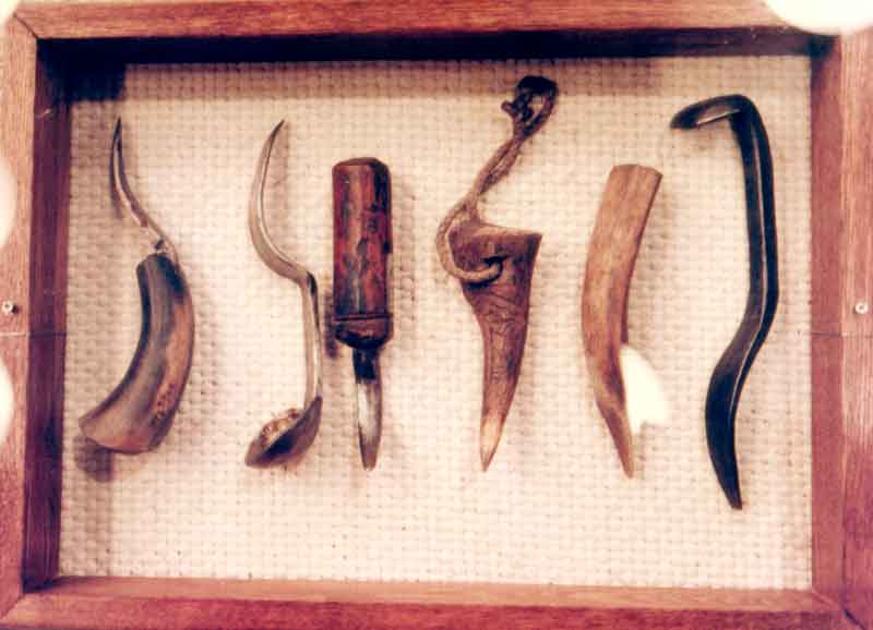 Инструмент мастера по обработке бересты